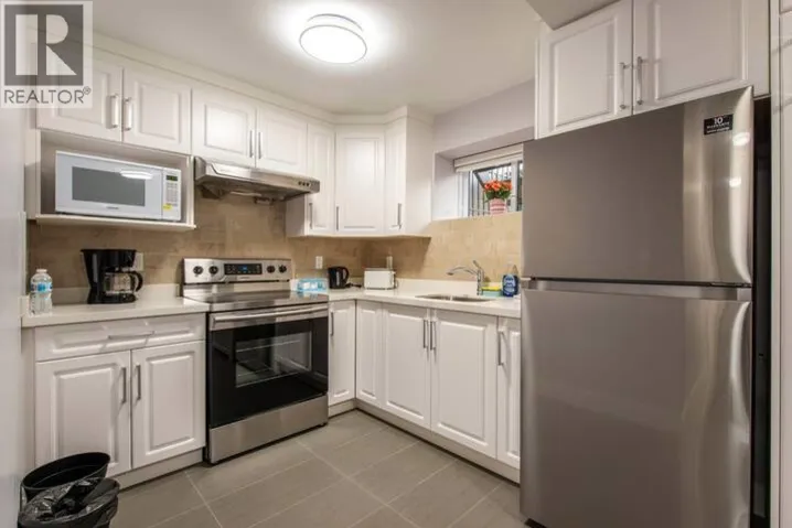 100 E 48TH AVENUE, Vancouver, British Columbia V5W2C8