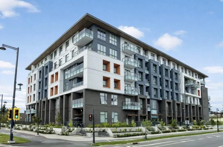 E305 10829 140 ST, Surrey, British Columbia V3R0H4