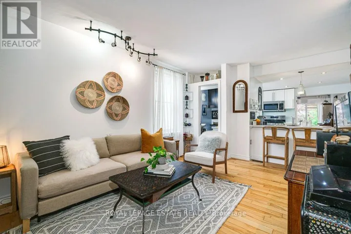 158 WAVERLEY ROAD, Toronto (The Beaches), Ontario M4L3T3