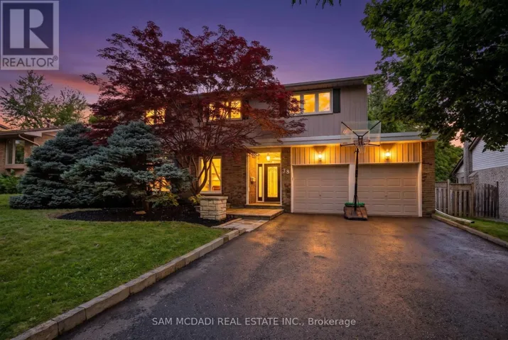 38 KENNINGHALL BOULEVARD, Mississauga (Streetsville), Ontario L5N1J4