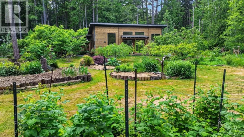 220 Sea Meadow Dr, Gabriola Island, British Columbia V0R1X2