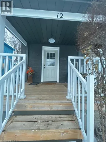 B-12 LOWELL Street N, Cambridge, Ontario N1R5C9