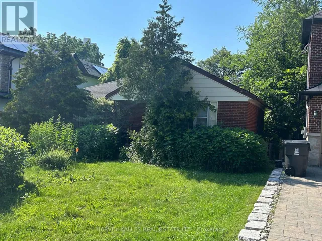 9 DOWNING STREET, Toronto (Islington-City Centre West), Ontario M9B1E9