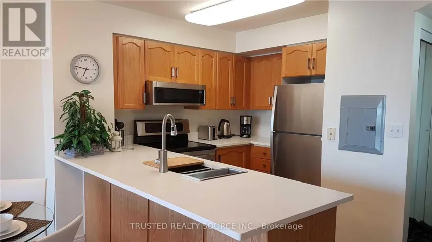 1808 - 43 EGLINTON AVENUE E, Toronto (Yonge-Eglinton), Ontario M4P1A2