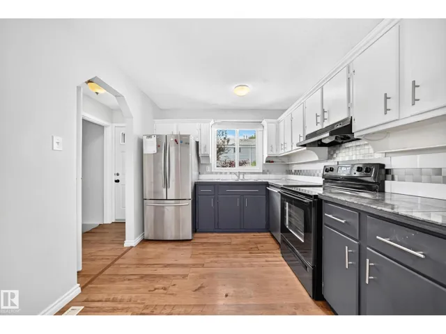 32 MCLEOD PL NW, Edmonton, Alberta T5A3A8