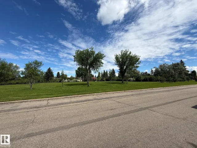 23 A WESTBROOK DR NW, Edmonton, Alberta T6J2C8