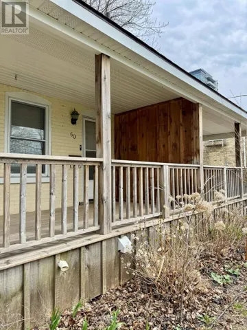 60 WALTER STREET, Kitchener, Ontario N2G1S1