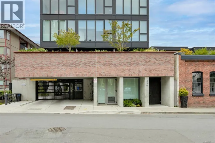 204 430 Parry St, Victoria, British Columbia V8V2H7