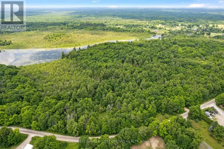 338 ENNIS ROAD, Tay Valley, Ontario K0G1A0
