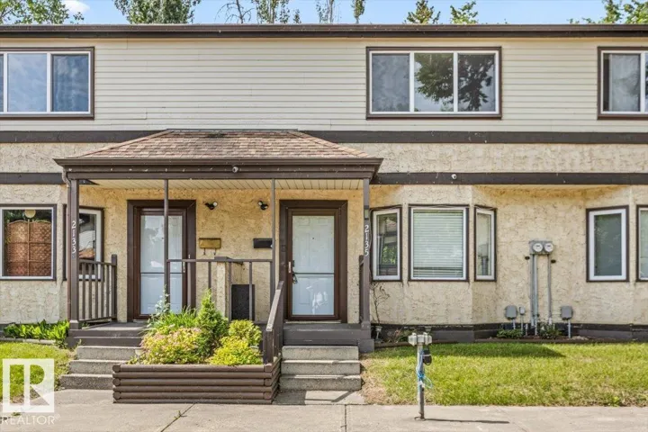 2135 141 AV NW, Edmonton, Alberta T5Y1C4