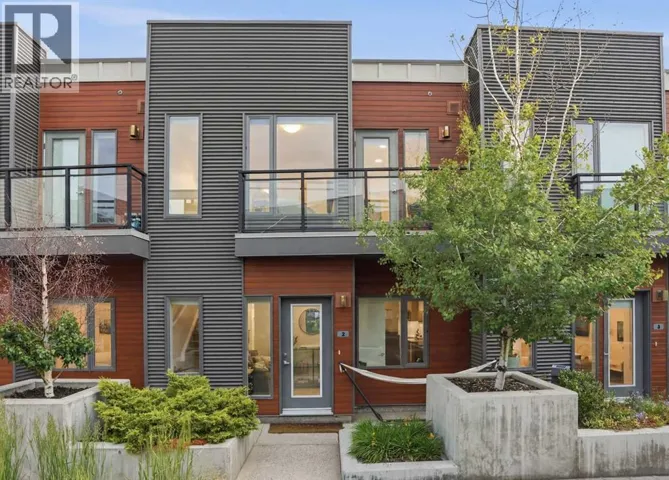 2, 71 34 Avenue SW, Calgary, Alberta T2S3H4