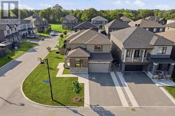 8 ASCARI ROAD, Ottawa, Ontario K4M0M6