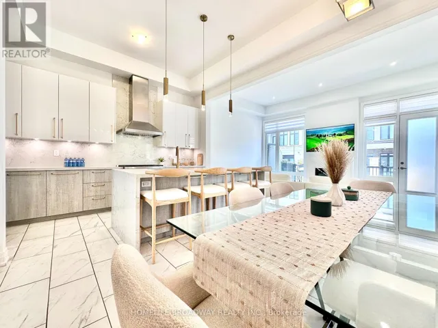 300 KING ROAD, Richmond Hill (Oak Ridges), Ontario L4E1H4