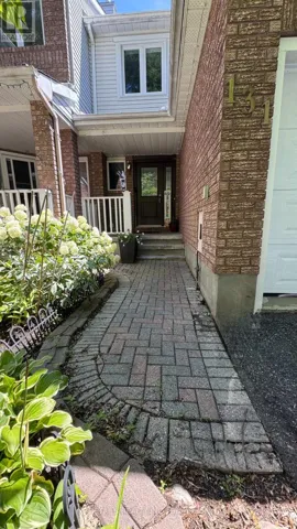 131 MARKLAND CRESCENT, Ottawa, Ontario K2G5Z8