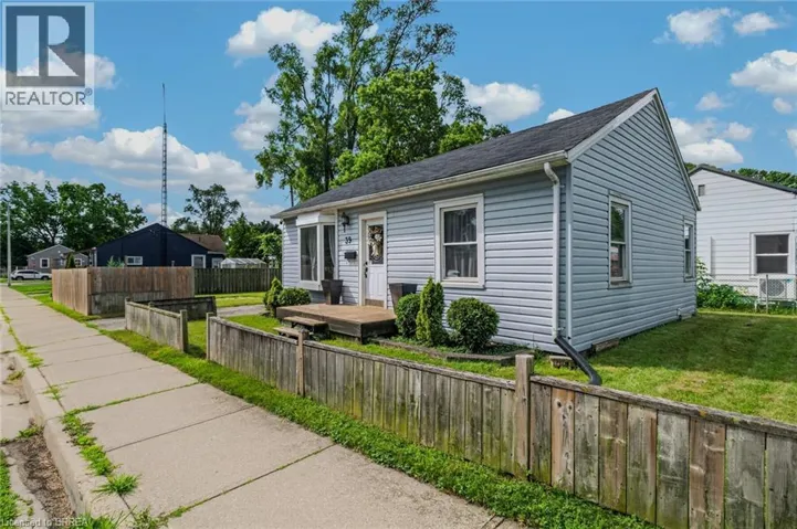 39 SANDERSON Street, Brantford, Ontario N3S2V4