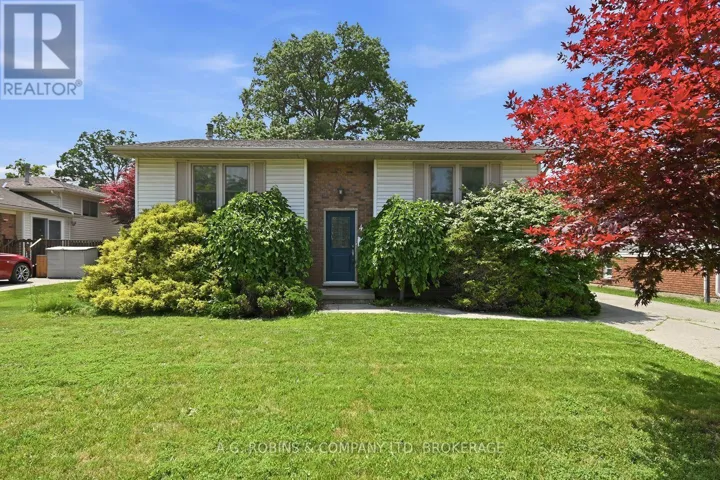 46 DUNDONALD STREET, St. Catharines (Secord Woods), Ontario L2P3V6
