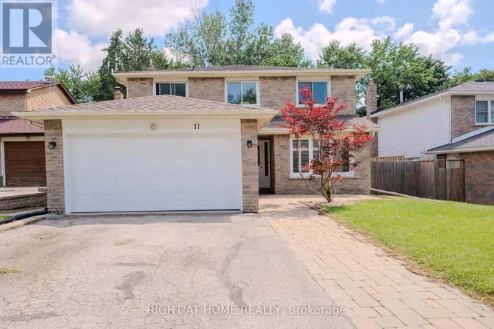 11 CARLSON DRIVE, Newmarket (Gorham-College Manor), Ontario L3Y6A8