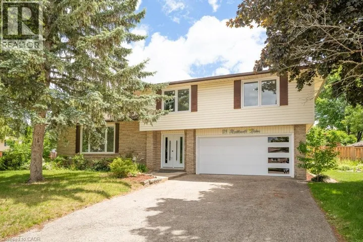 21 HALLIWELL Drive, Kitchener, Ontario N2B2M5