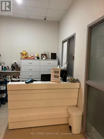 15 - 865 YORK MILLS ROAD, Toronto (Banbury-Don Mills), Ontario M3B1Y6