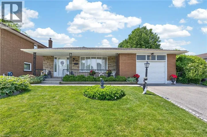 11 FASSETT Avenue, Hamilton, Ontario L9C4E6