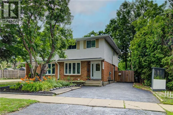 250 DINISON Crescent, Kitchener, Ontario N2E3G8