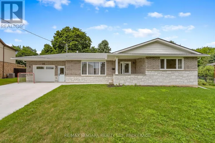 22 GEORGE STREET, Grimsby (Grimsby West), Ontario L3M3Y6