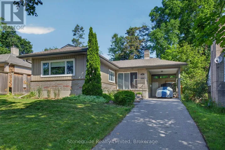 702 WALKERFIELD AVENUE, Peterborough (Town Ward 3), Ontario K9J4W4