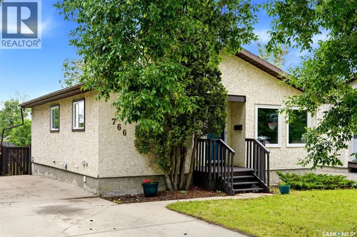 766 Hayworth CRESCENT N, Regina, Saskatchewan S4X1Y1