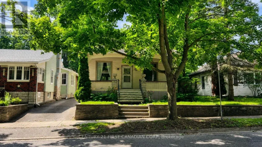52 BECHER STREET, London South (South F), Ontario N6C1A5