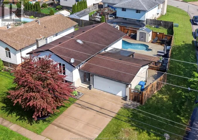 8492 Jerome, Windsor, Ontario N8S4S1