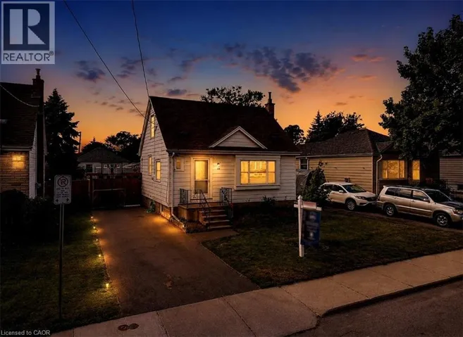 128 EAST 39TH Street, Hamilton, Ontario L8V4H3