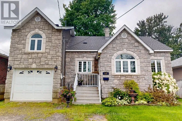 137 WHITNEY AVENUE, North Bay (Ferris), Ontario P1A1Y7