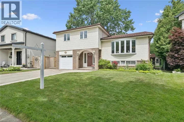 495 TIPPERTON Crescent, Oakville, Ontario L6L5E1