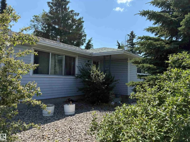 10931 134A AV NW, Edmonton, Alberta T5E1M2