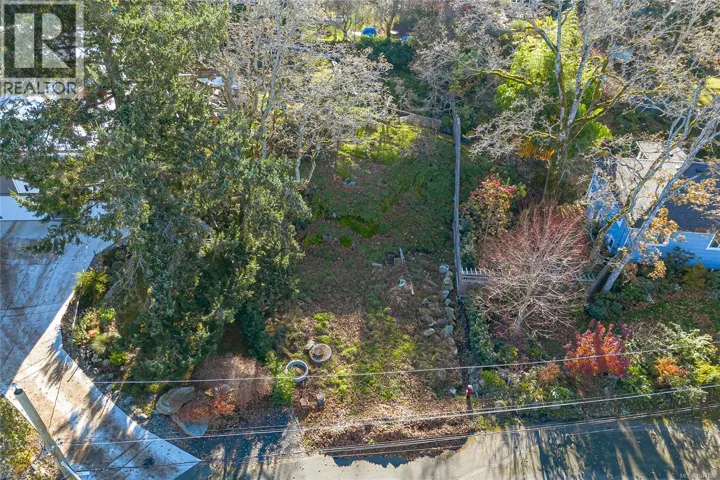 1540 Athlone Dr, Saanich, British Columbia V8P2T1
