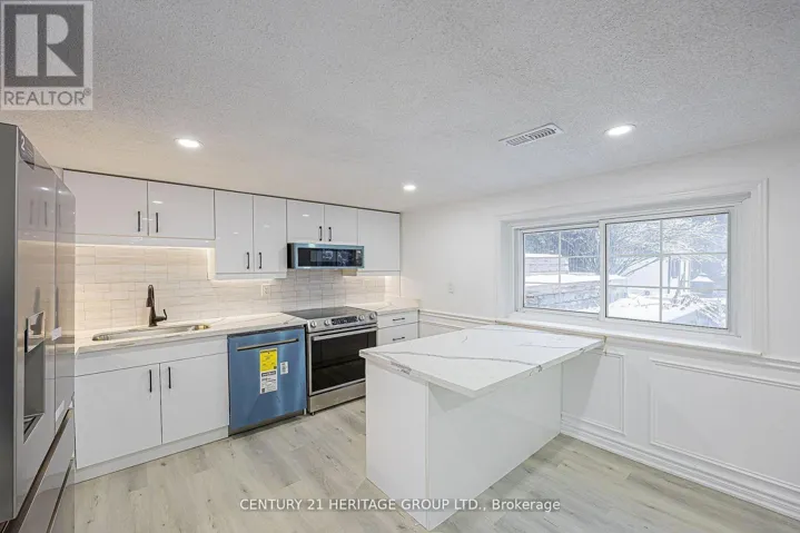 60 FAIRWAY DRIVE, Aurora (Aurora Highlands), Ontario L4G2H1