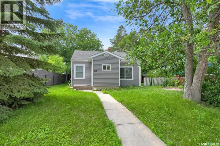 161 Lillooet STREET E, Moose Jaw, Saskatchewan S6H4S6