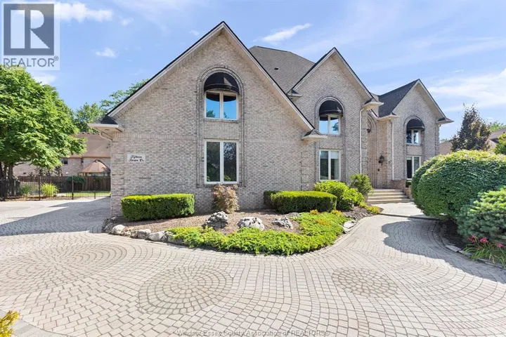 15 Fasan CRESCENT, Tecumseh, Ontario N8N4L1
