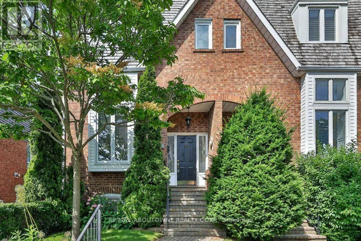 86 FORSYTHE STREET, Oakville (CO Central), Ontario L6K3J8