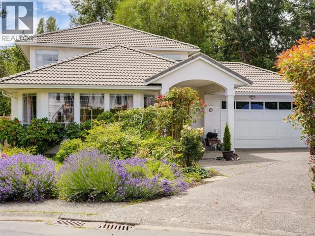 1395 Epsom Close, Saanich, British Columbia V8P5S8