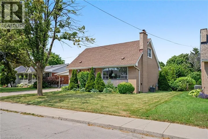 11 MARSHALL Avenue, Hamilton, Ontario L8T1W9