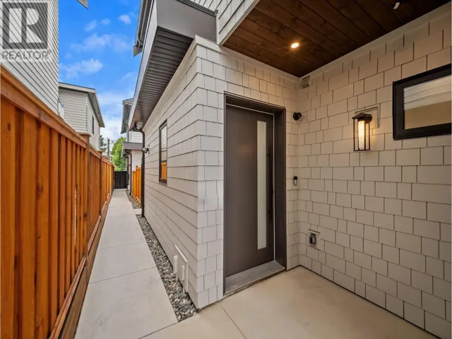 2- 2547 E 2ND AVENUE, Vancouver, British Columbia V5M1C7
