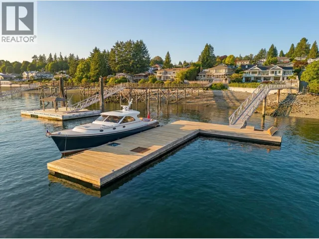 588 LOWRY LANE, North Vancouver, British Columbia V7G1R3