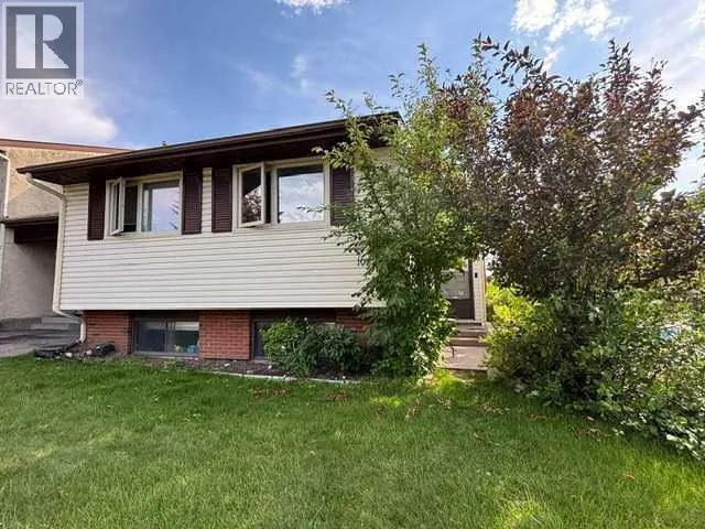 107 Silvergrove Road NW, Calgary, Alberta T3B4Z6