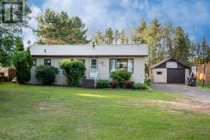 2367 Rosslyn Road, Thunder Bay, Ontario P7K1G5