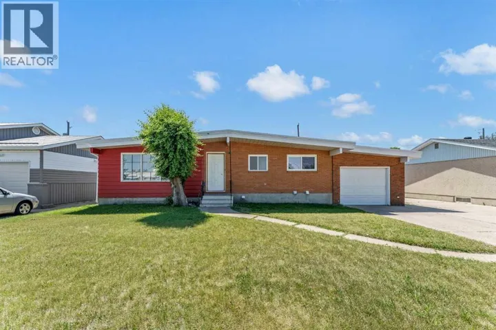 561 12 Street NW, Medicine Hat, Alberta T1A6R3