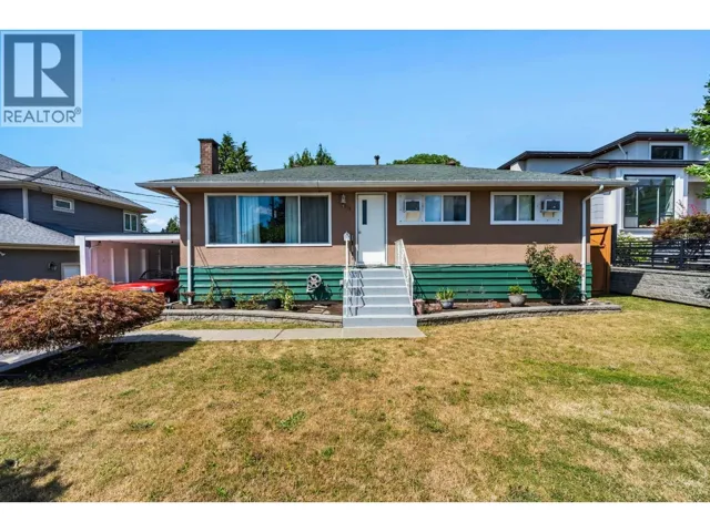 2119 MONTEREY AVENUE, Coquitlam, British Columbia V3K2M5