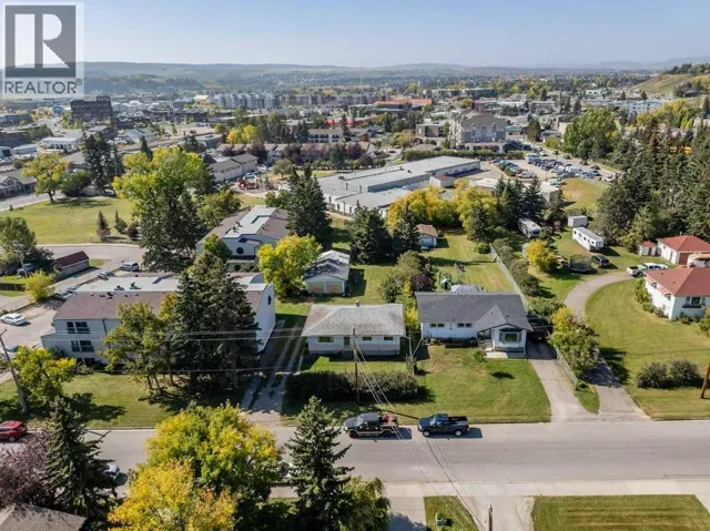 217 Ross Avenue, Cochrane, Alberta T4C1C9