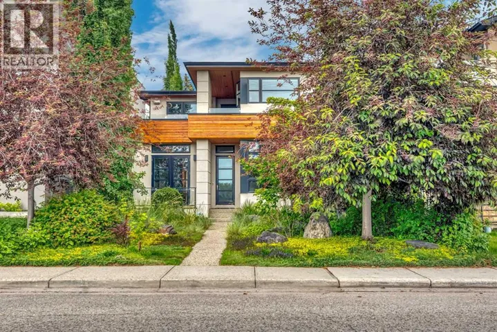 2008 38 Avenue SW, Calgary, Alberta T2T2K4