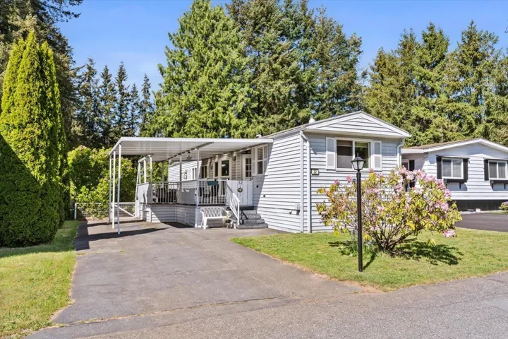 32 2305 200 STREET, Langley, British Columbia V2Z1Z2